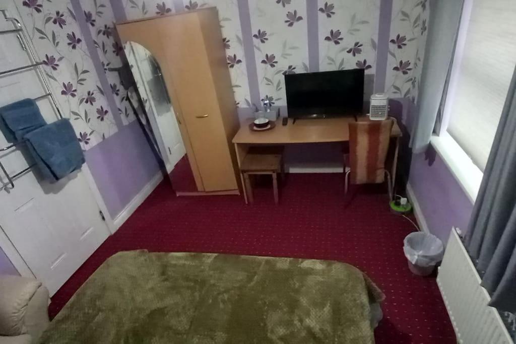 Проживание в семье Jodefa 1 Уолсолл